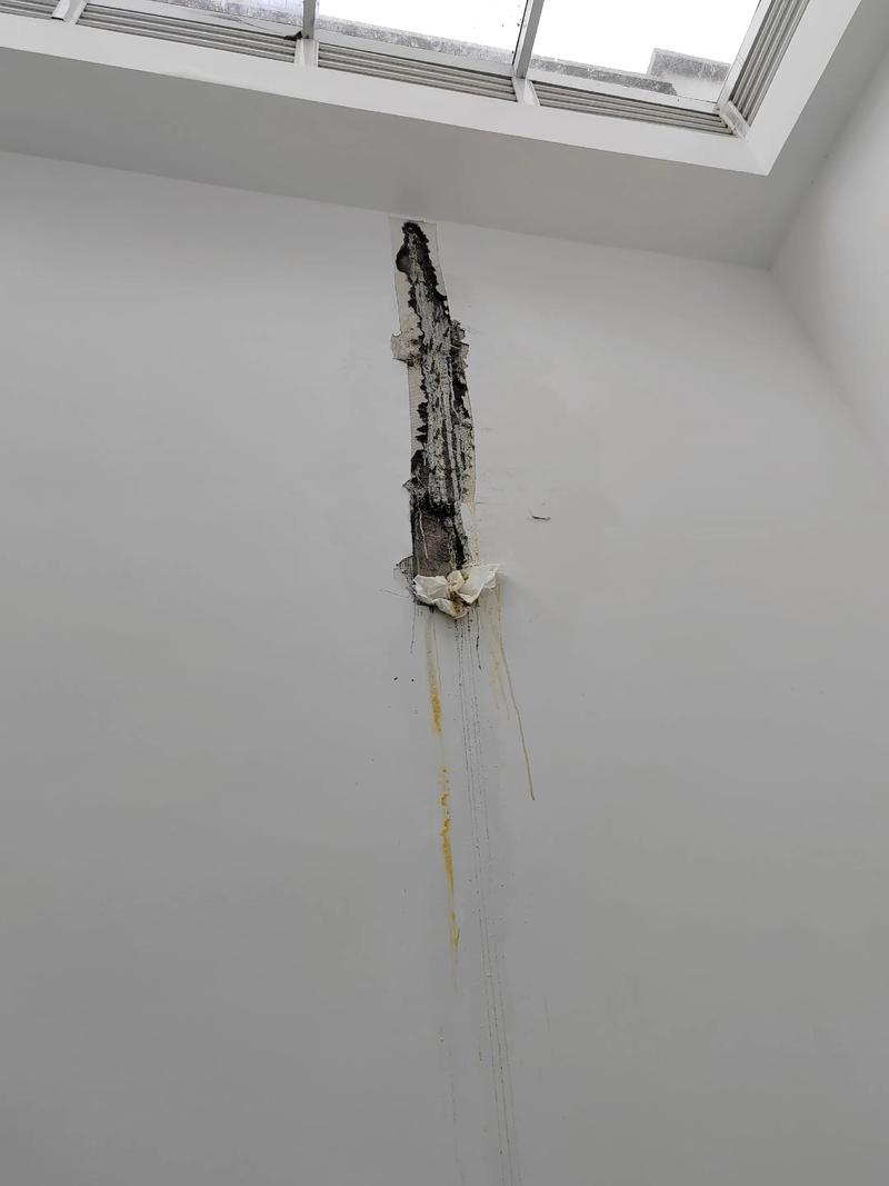 地下室采光井渗水维修.#房屋修缮补漏 #漏水维修 #防水以及