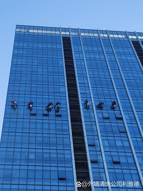 建筑修缮公司# #机楼大院房屋维修图片大全高楼外擦玻璃楼房玻璃兔骀